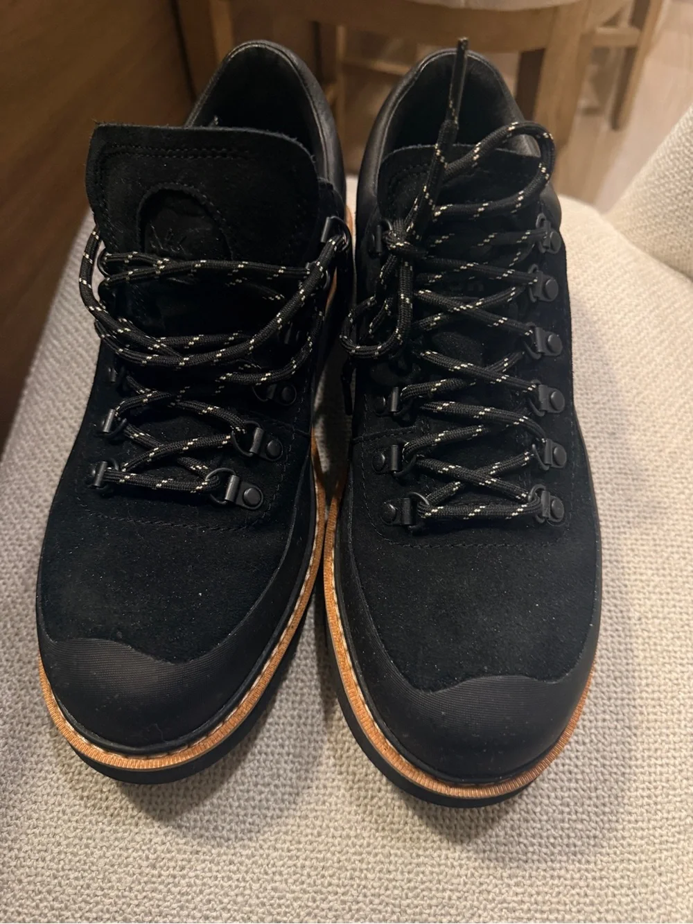 Sorel Men’s Size 10 Black Suede Lace-Up Hiker Boots with Gum Outsole